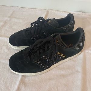 Women’s Adidas Gazelle Sneakers size 7 1/2 Great!